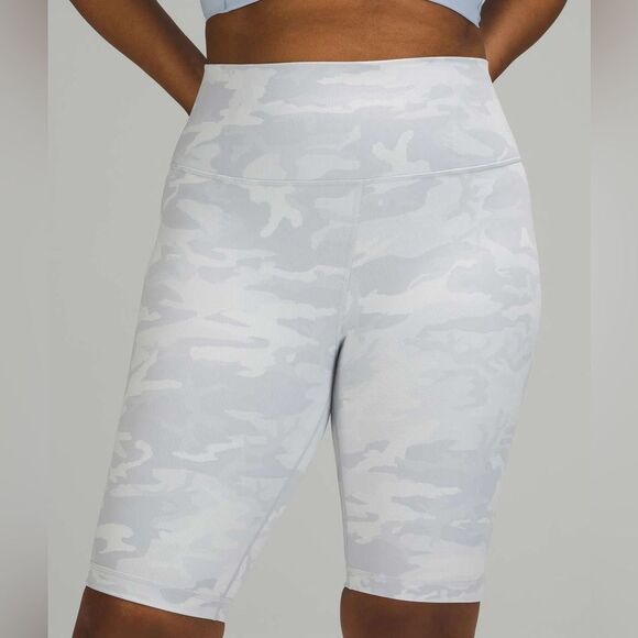 WUNDER UNDER HR SHORT 10" JACQUARD Alpine White Camo PTMN - Sz 12 NWT Lululemon - Picture 1 of 6